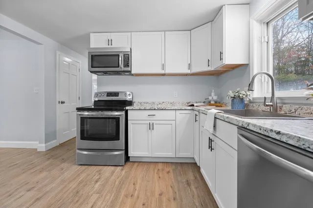 $589,000 | 6 Michael Avenue, Derry, NH 03038