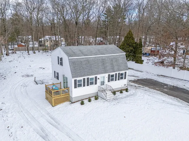 $589,000 | 6 Michael Avenue, Derry, NH 03038