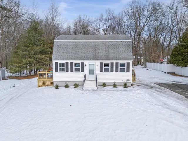 $589,000 | 6 Michael Avenue, Derry, NH 03038