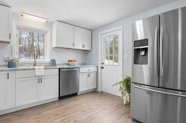 $599,000 | 6 Michael Avenue, Derry, NH 03038