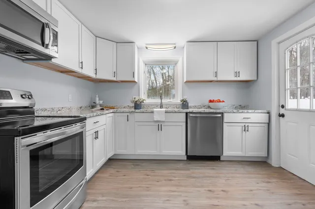 $589,000 | 6 Michael Avenue, Derry, NH 03038