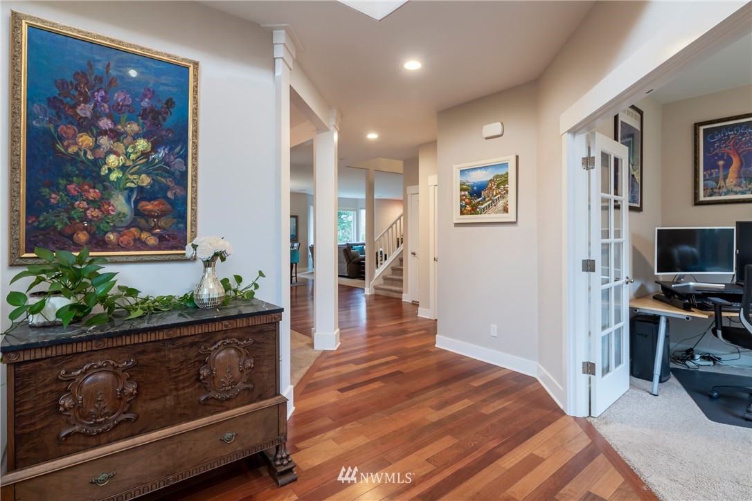 5225 Northeast 8th Place Renton, WA 98059 - Photo 3 of 38