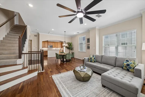 $2,800 | 5610 Kiam Street, Unit B, Houston, TX 77007