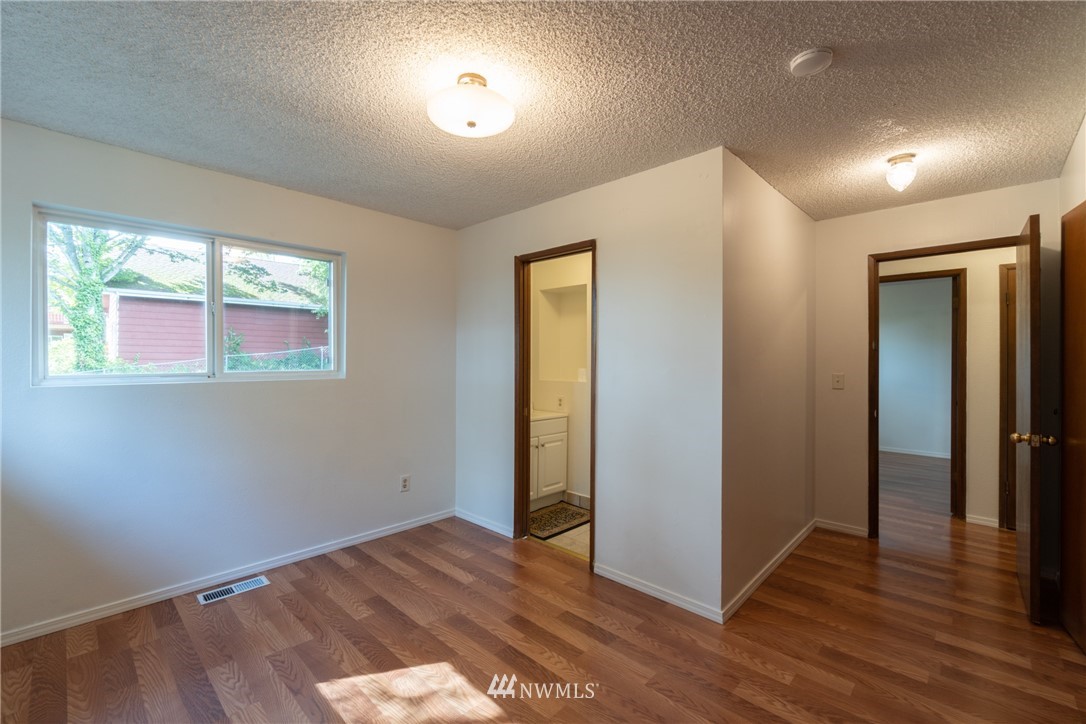 7017 South Langston Road Seattle, WA 98178 - Photo 15 of 25 Gallery Image 15