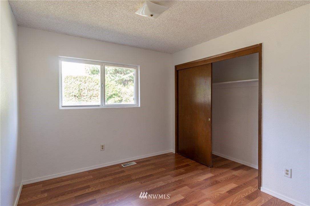 7017 South Langston Road Seattle, WA 98178 - Photo 17 of 25 Gallery Image 17