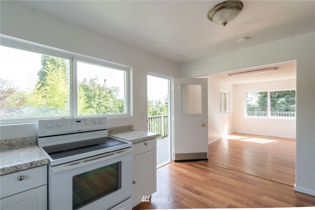 7017 South Langston Road Seattle, WA 98178 - Photo 9 of 25 Gallery Image 9