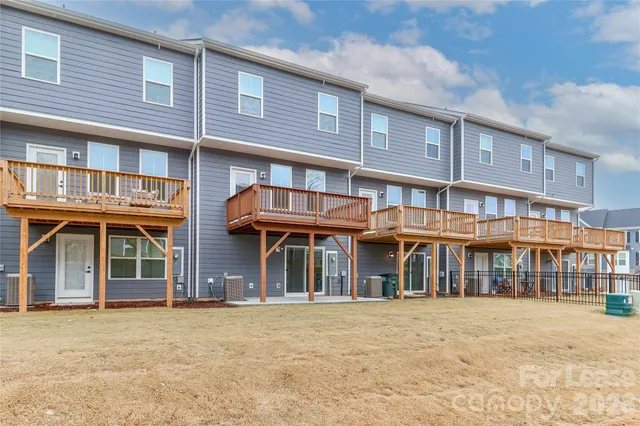 $2,300 | 5038 Springarn Court, Charlotte, NC 28208