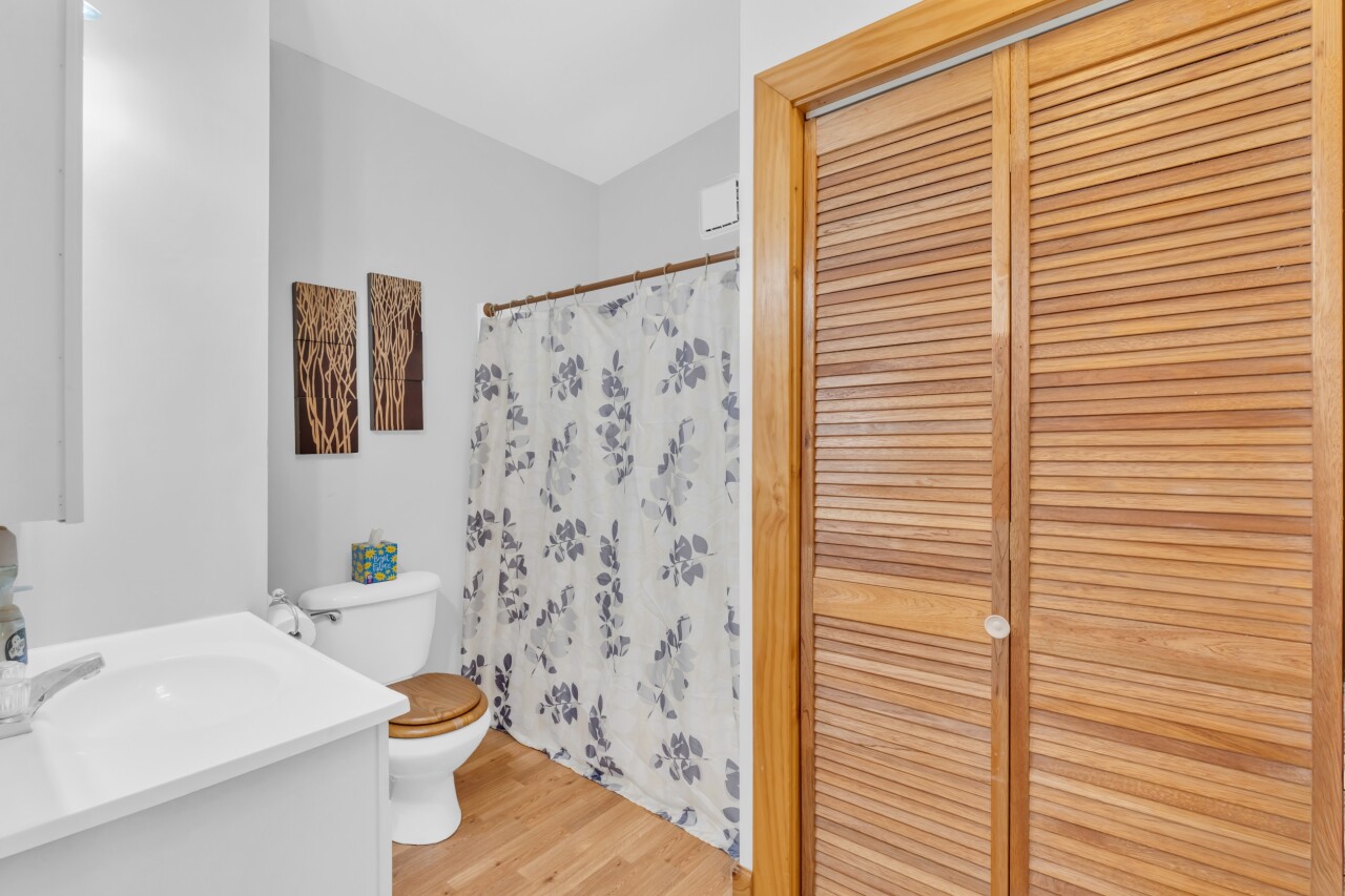 2800 Mabie Street Delavan, WI 53115 - Photo 20 of 43 Bathroom