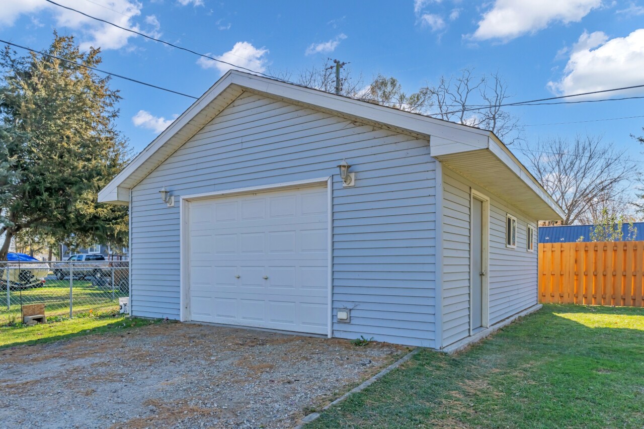 2800 Mabie Street Delavan, WI 53115 - Photo 34 of 43 Garage