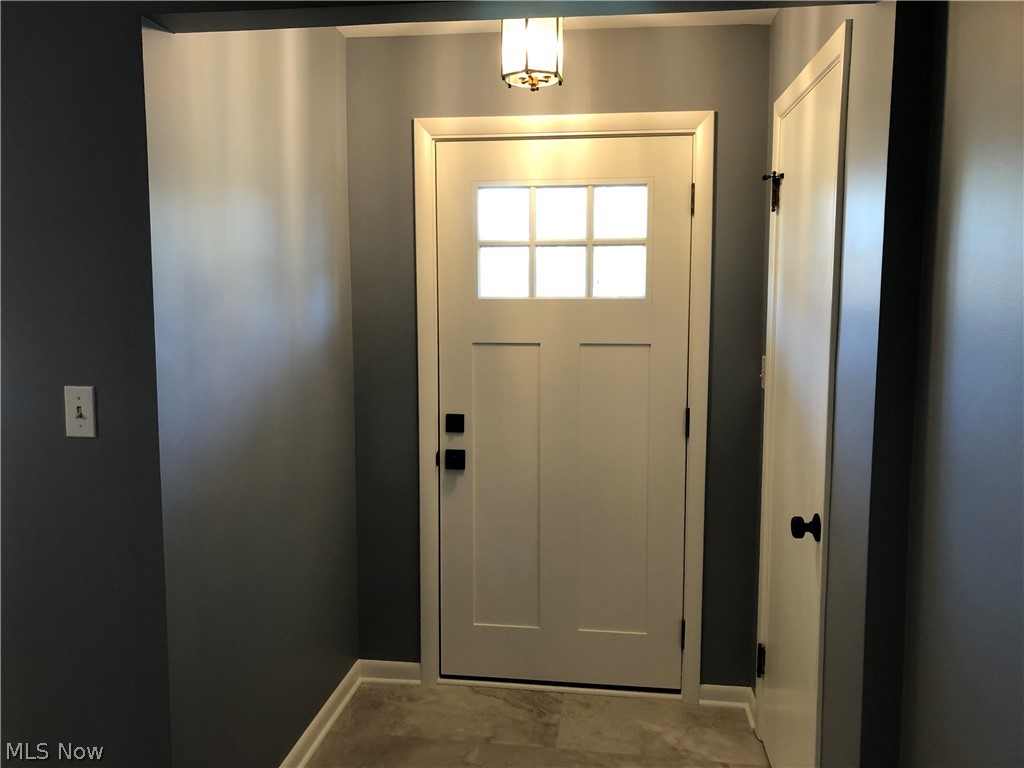 6291 South Canterbury Road Parma, OH 44129 - Photo 12 of 32