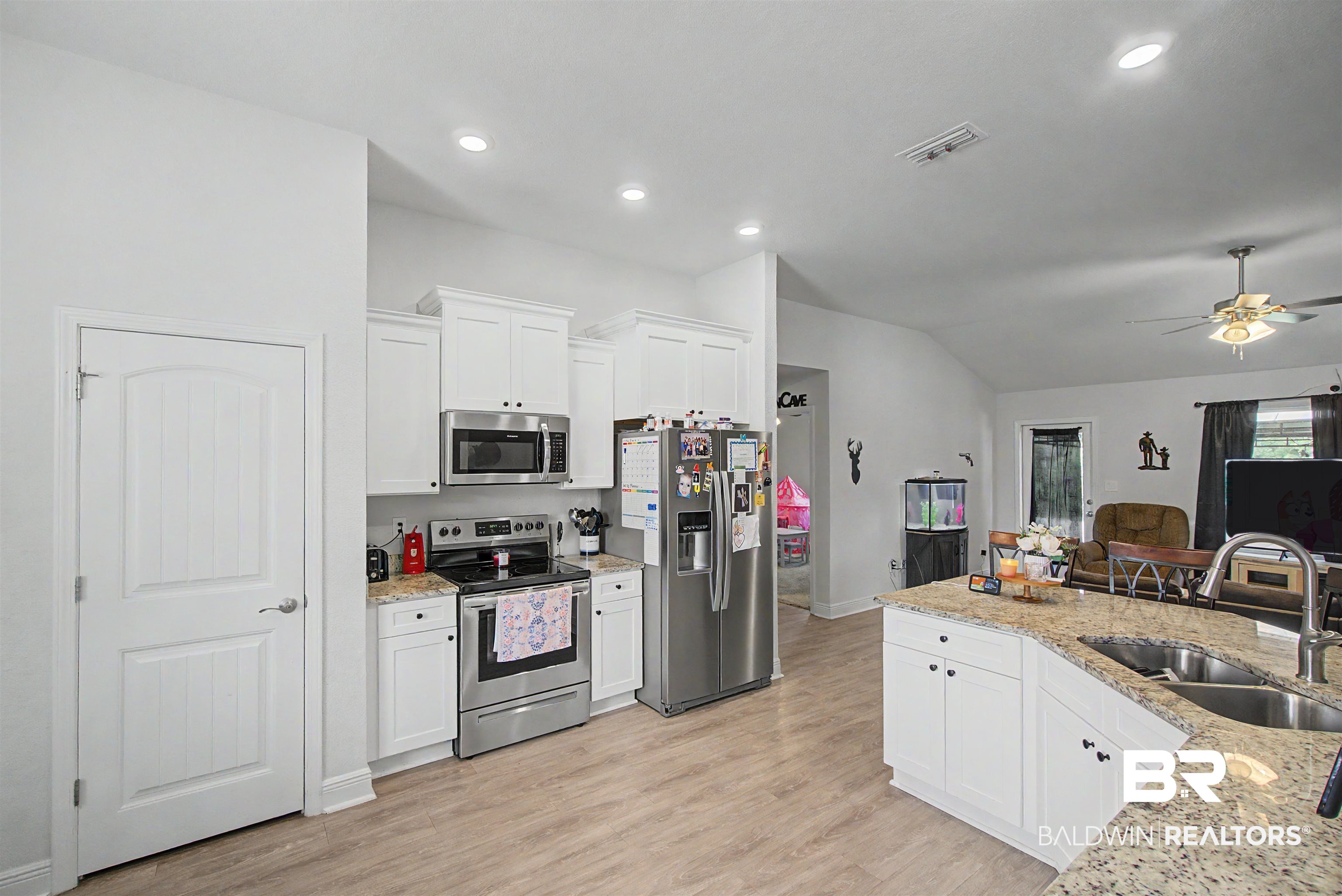 22976 Ridgewood Drive Robertsdale, AL 36567 - Photo 6 of 42