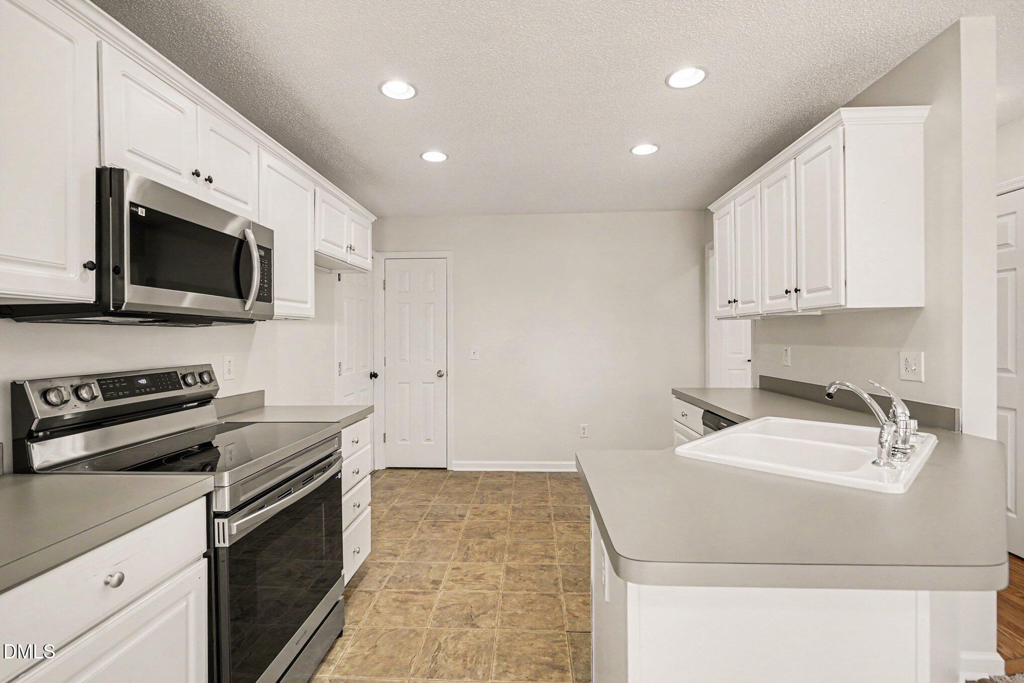 100 Ruth Ann Lane Broadway, NC 27505 - Photo 14 of 37