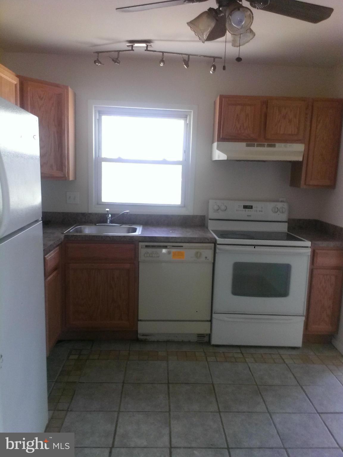 1329 Wilson Road Waldorf, MD 20602 - Photo 6 of 19 Kitchen