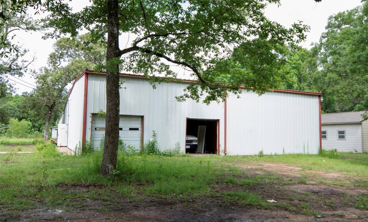 15540 Willowisp Trail Conroe, TX 77302 - Photo 15 of 18 Warehouse