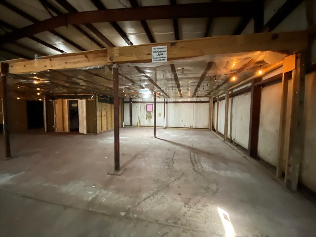 15540 Willowisp Trail Conroe, TX 77302 - Photo 17 of 18 Warehouse