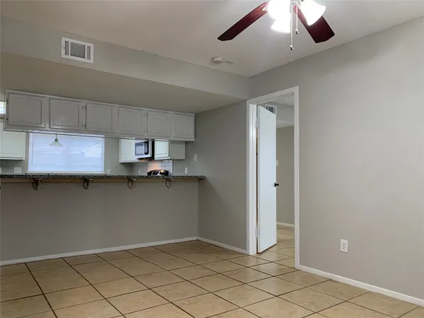 $2,199 | 2 Goldthread Court, The Woodlands, TX 77381