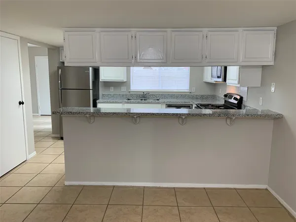 $2,199 | 2 Goldthread Court, The Woodlands, TX 77381