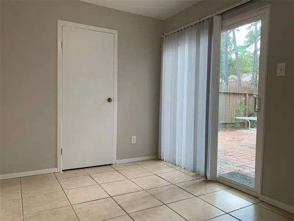 $2,199 | 2 Goldthread Court, The Woodlands, TX 77381