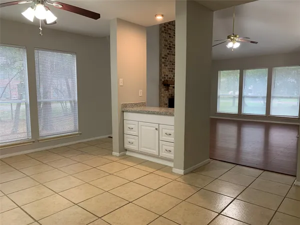 $2,199 | 2 Goldthread Court, The Woodlands, TX 77381