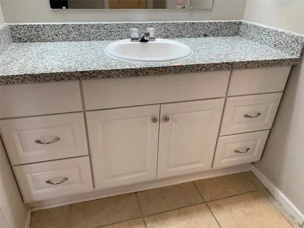 $2,199 | 2 Goldthread Court, The Woodlands, TX 77381
