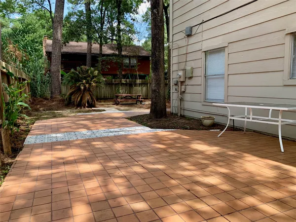 $2,199 | 2 Goldthread Court, The Woodlands, TX 77381