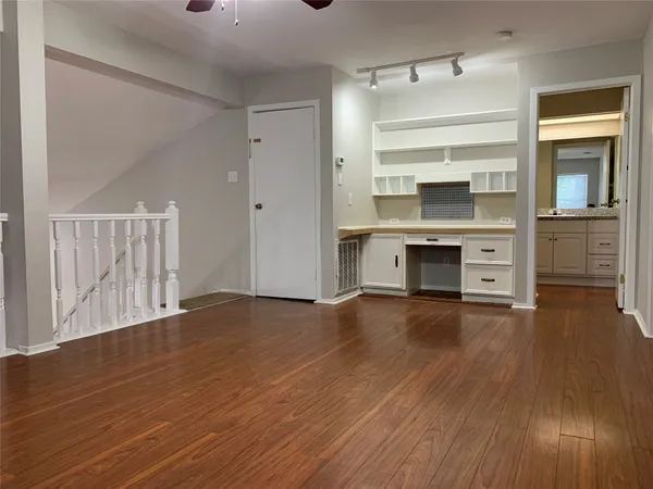 $2,199 | 2 Goldthread Court, The Woodlands, TX 77381