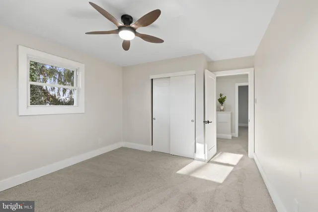 a view of empty room with window