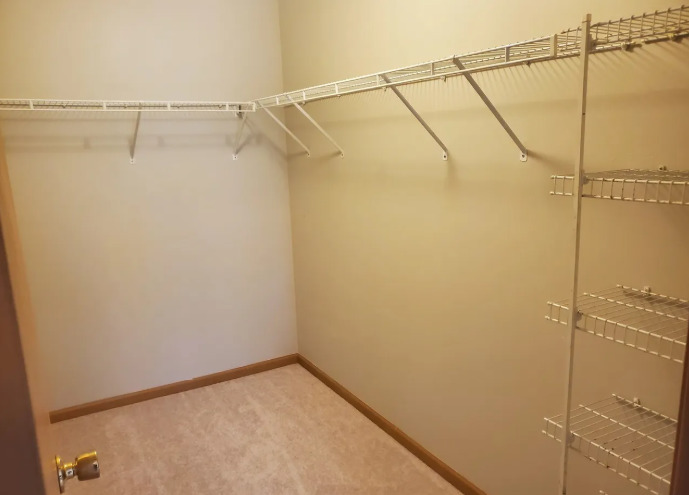 1449 McClure Road, Unit 1449 Aurora, IL 60505 - Photo 7 of 25 a view of a small room