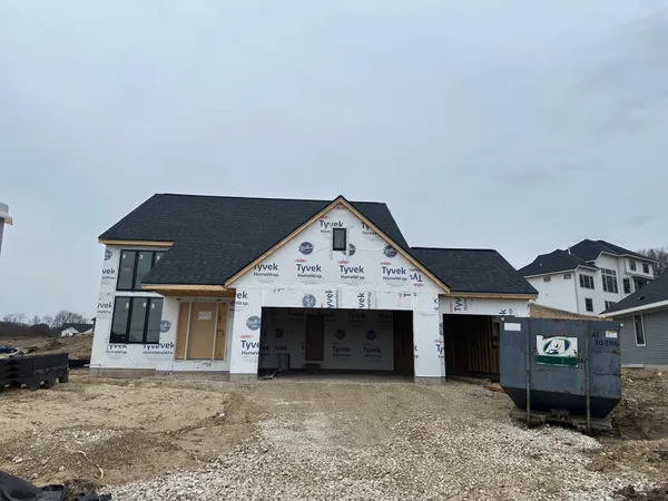 $767,900 | 106 Retzer Vw Court, Waukesha, WI 53188