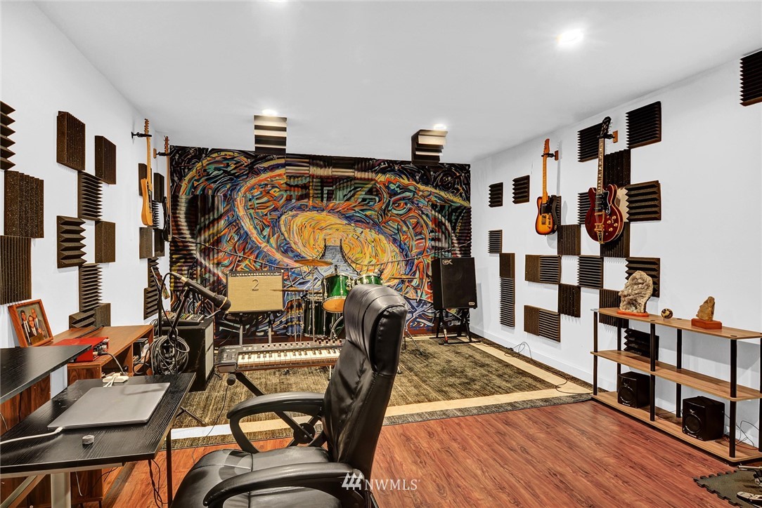 16007 Tiger Mountain Road Southeast Issaquah, WA 98027 - Photo 21 of 25 Gallery Image 21