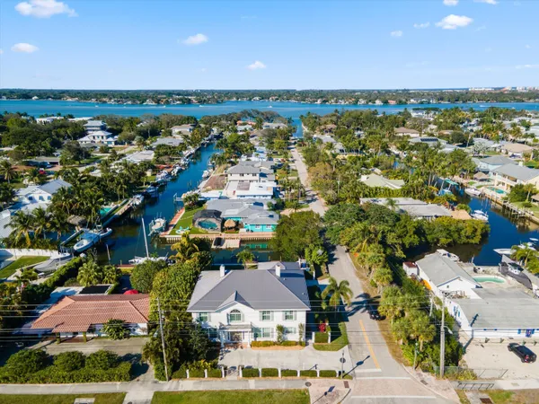 $2,995,000 | 401 Center Street, Jupiter, FL 33458