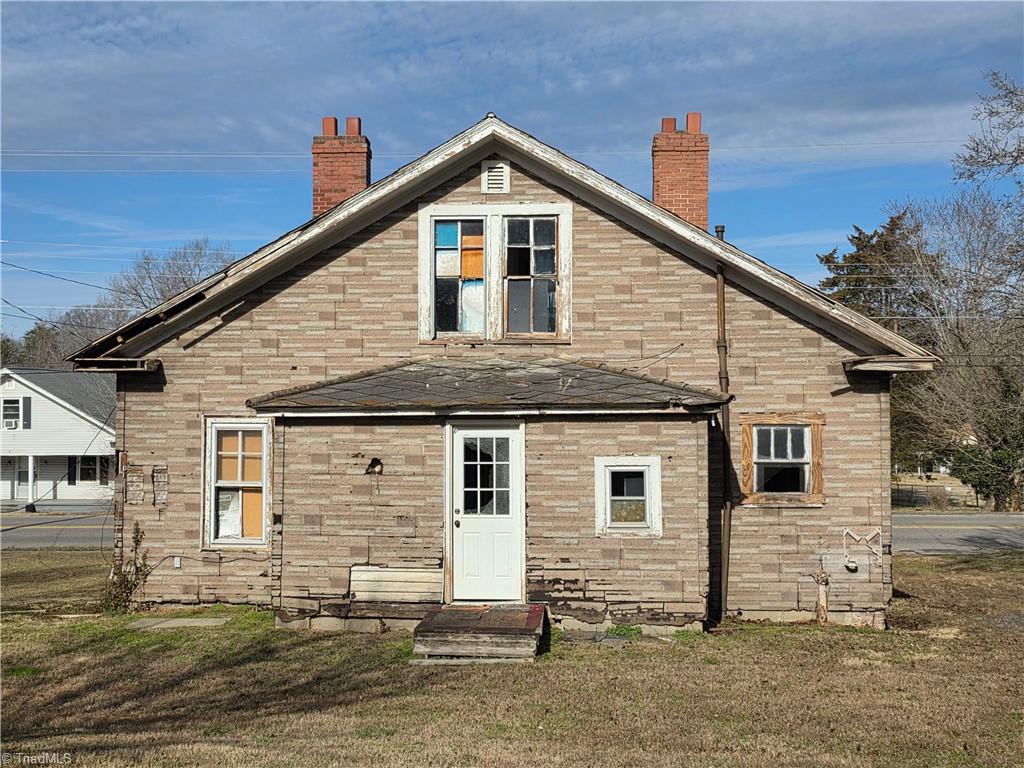 1216 Fieldcrest Road Eden, NC 27288 - Photo 2 of 16