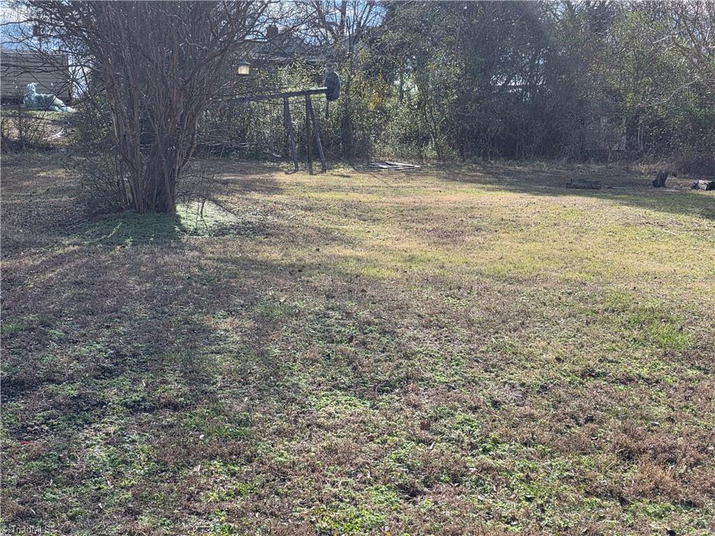 1216 Fieldcrest Road Eden, NC 27288 - Photo 3 of 16