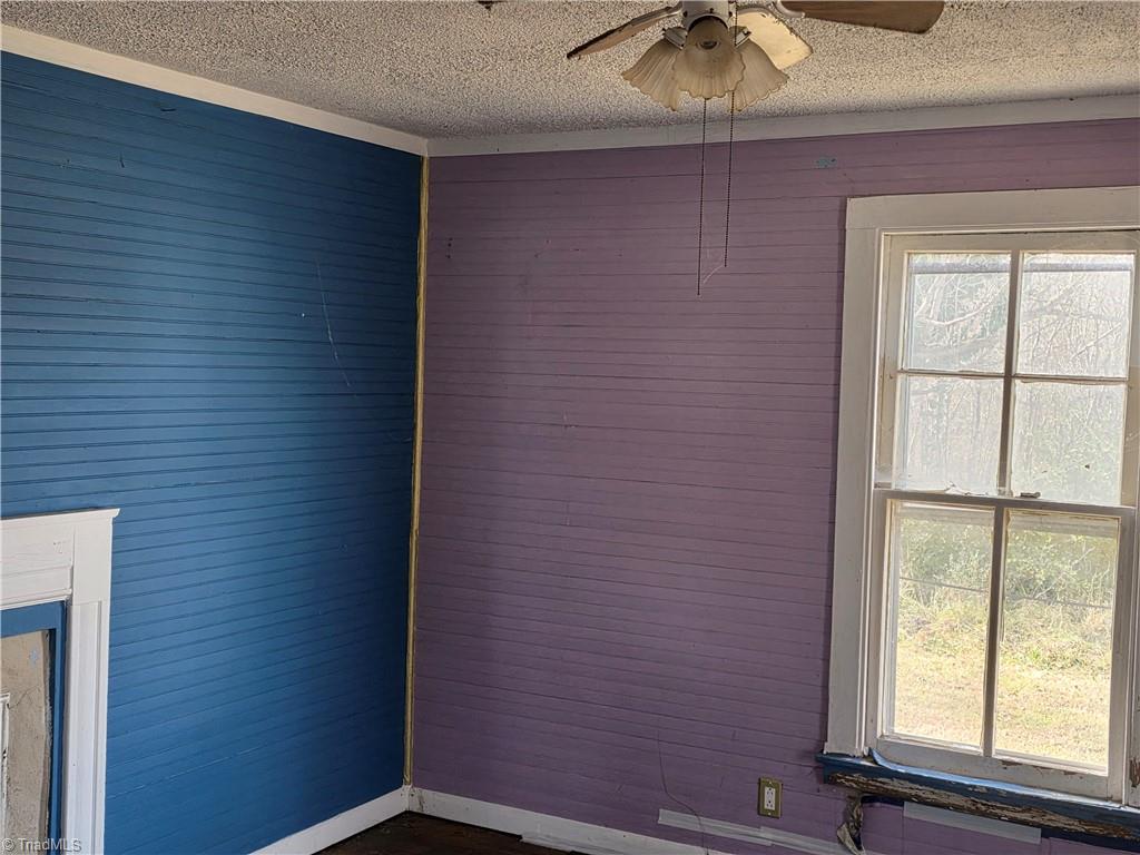 1216 Fieldcrest Road Eden, NC 27288 - Photo 6 of 16