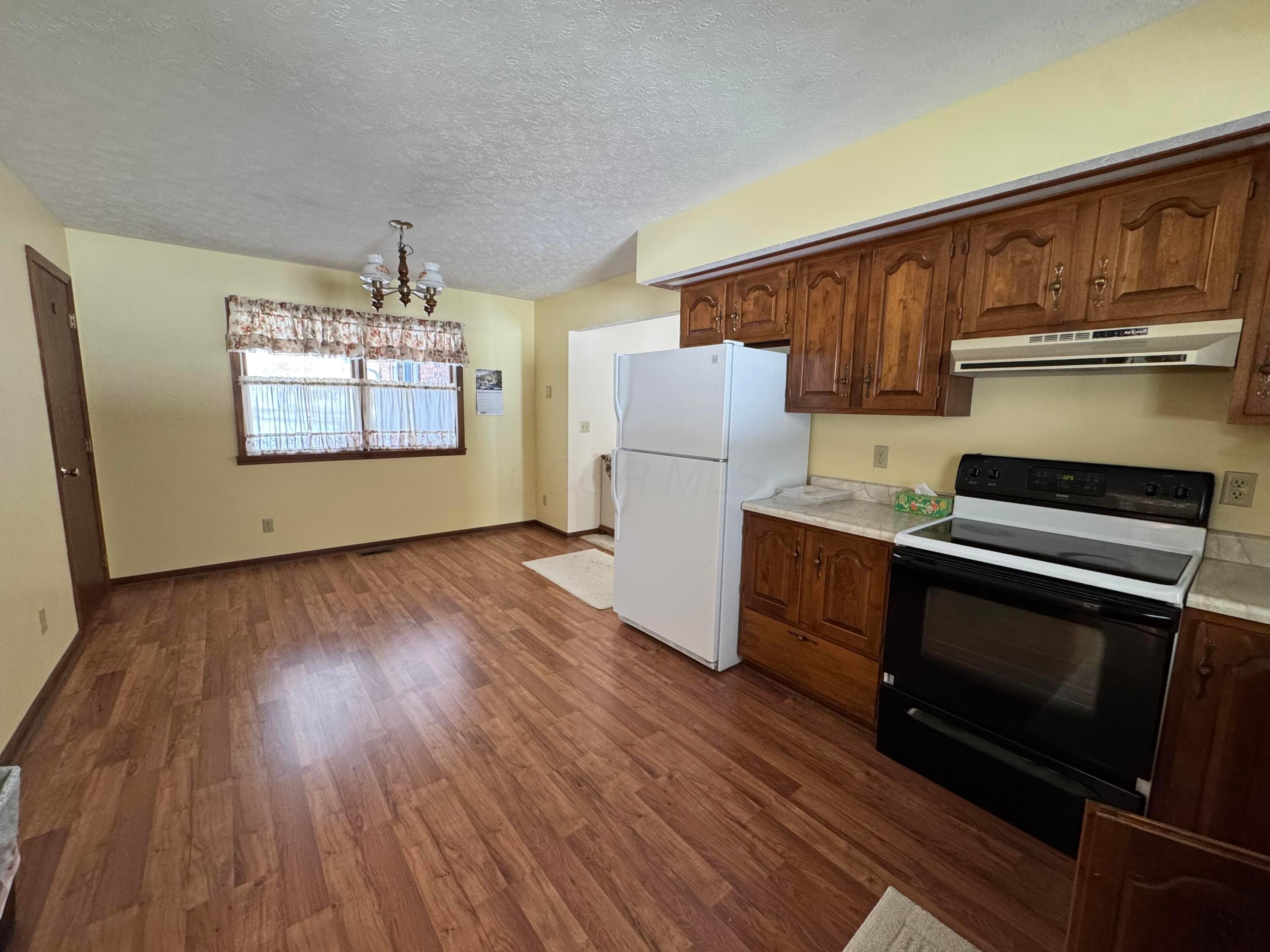 27213 Stuart Road Rockbridge, OH 43149 - Photo 7 of 22 IMG_3211