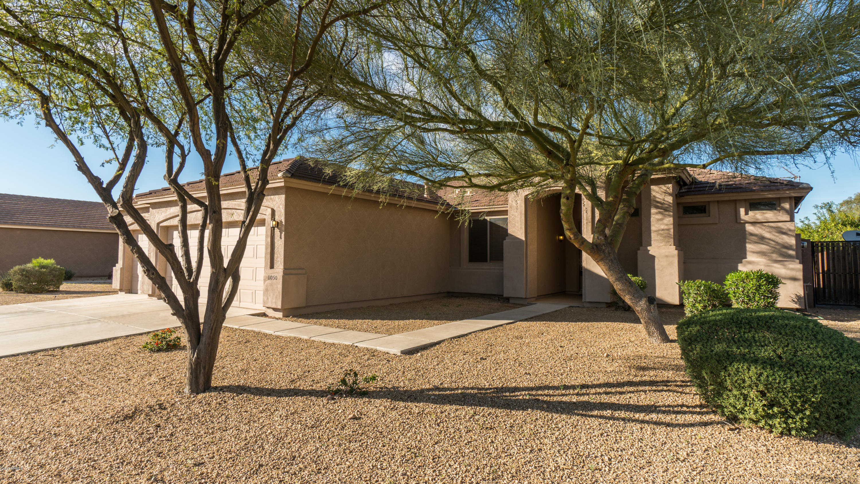 11050 East Cholla Road Mesa, AZ 85207 - Photo 1 of 27 4363 W Escuda Dr-27