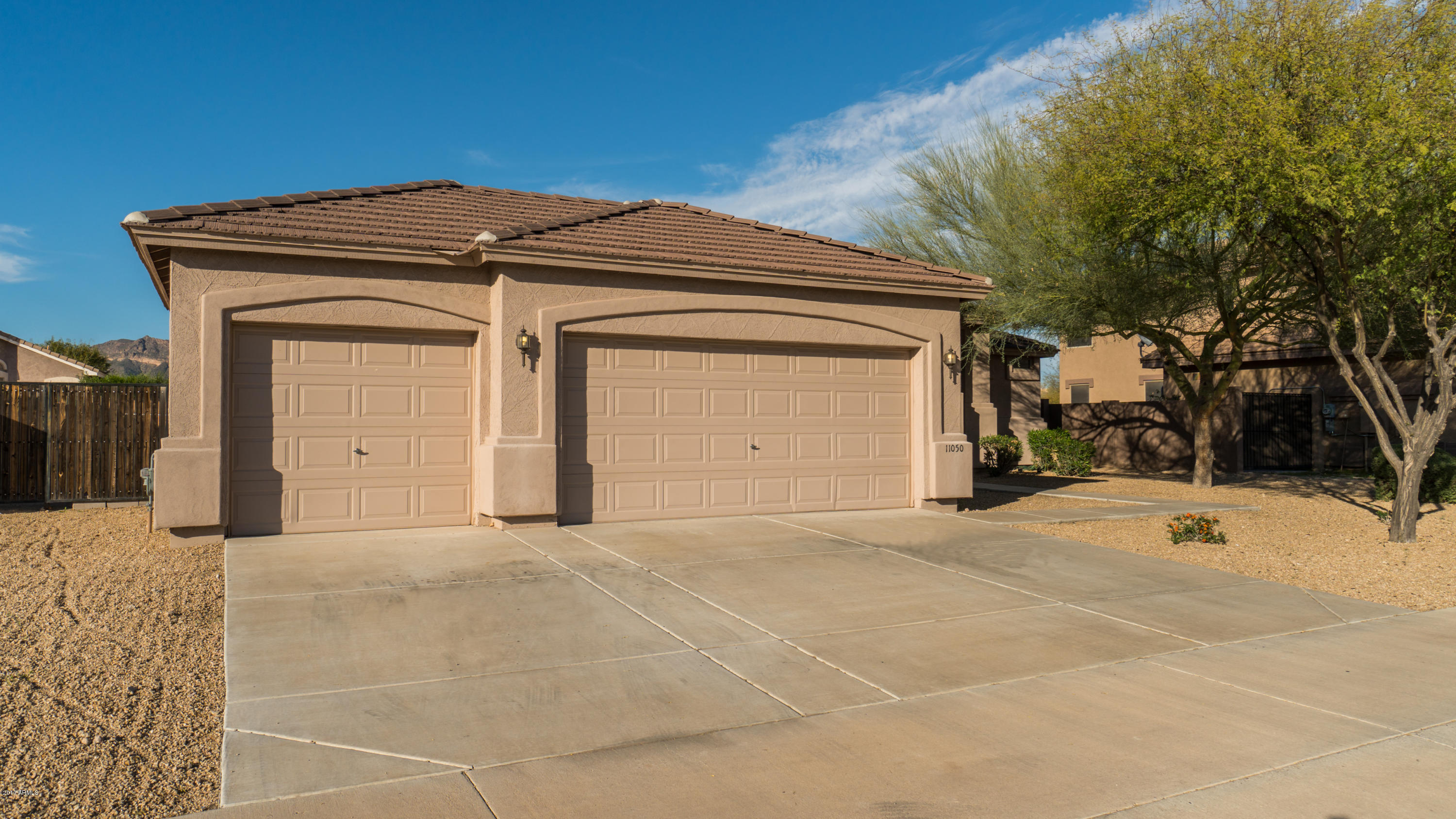 11050 East Cholla Road Mesa, AZ 85207 - Photo 3 of 27 4363 W Escuda Dr-25