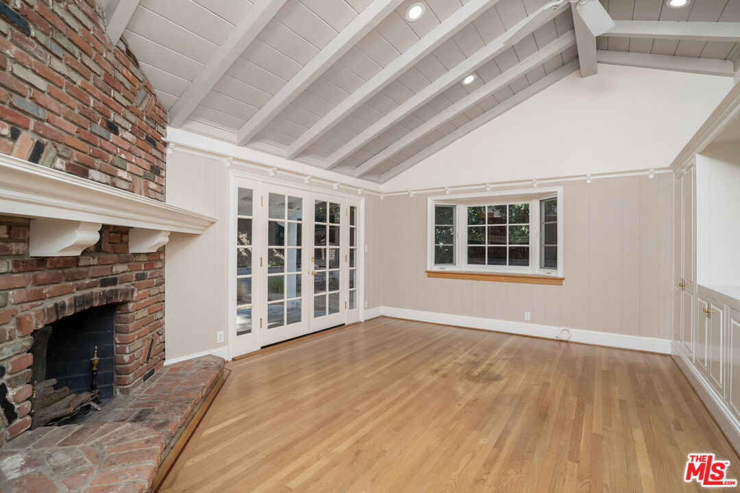 5360 Bothwell Road Tarzana, CA 91356 - Photo 7 of 22