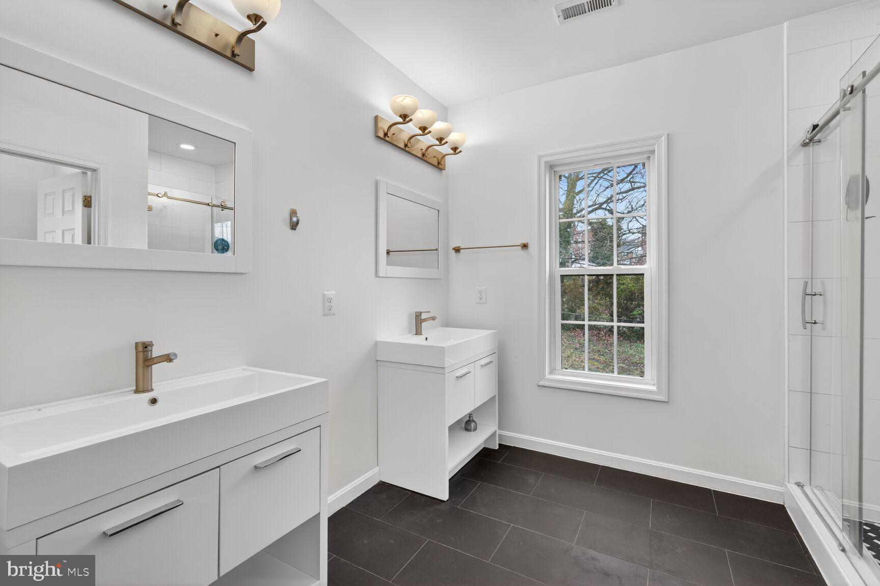 1242 Anacostia Road Southeast Washington, DC 20019 - Photo 22 of 27 Primary Bathroom