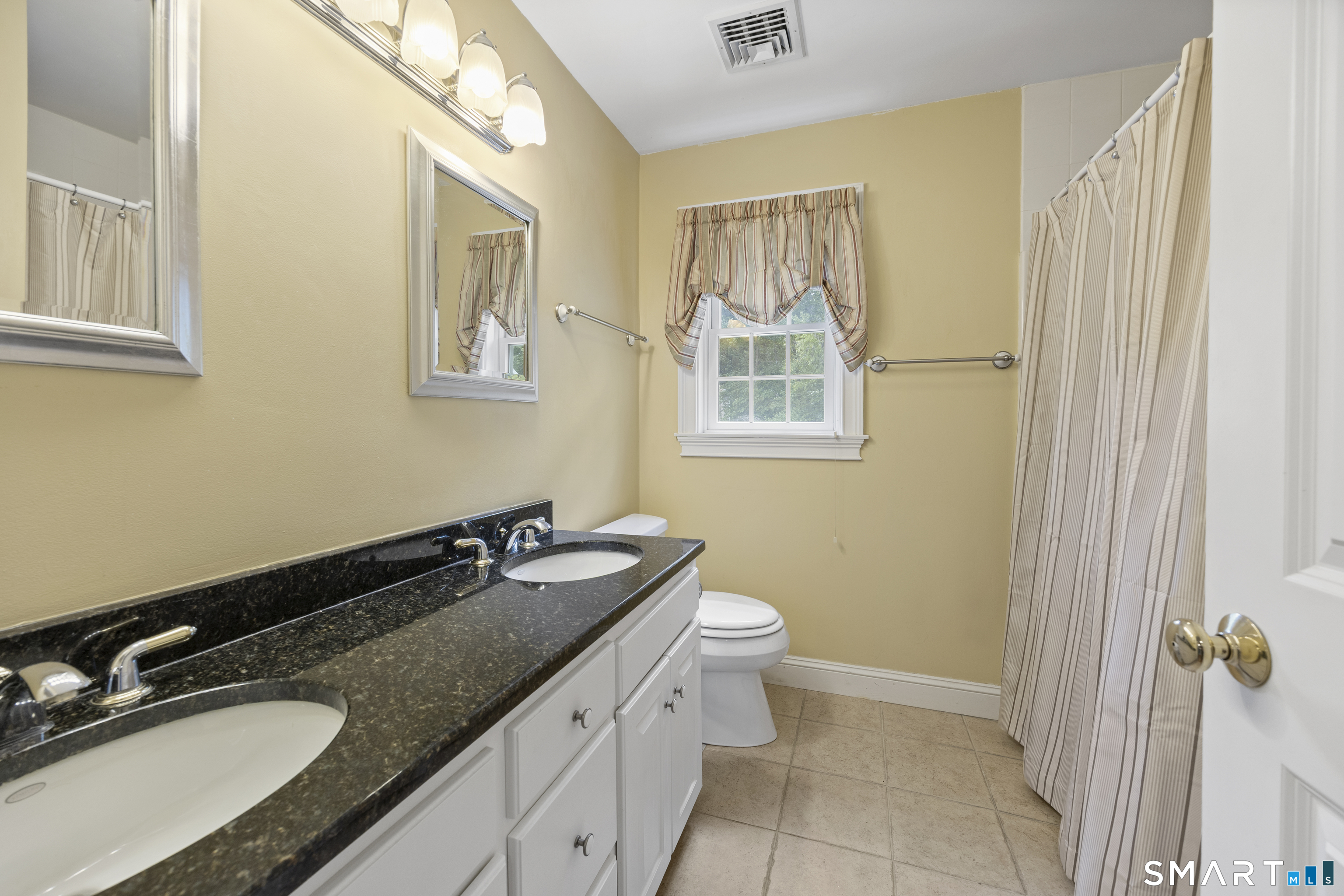 325 Westwood Road Bristol, CT 06010 - Photo 25 of 40
