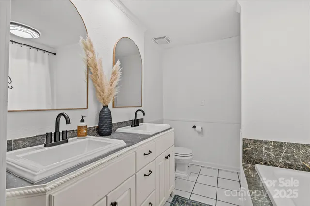 $595,500 | 2340 South Point Road, Belmont, NC 28012