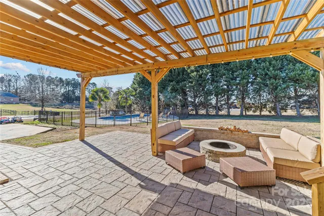 $595,500 | 2340 South Point Road, Belmont, NC 28012