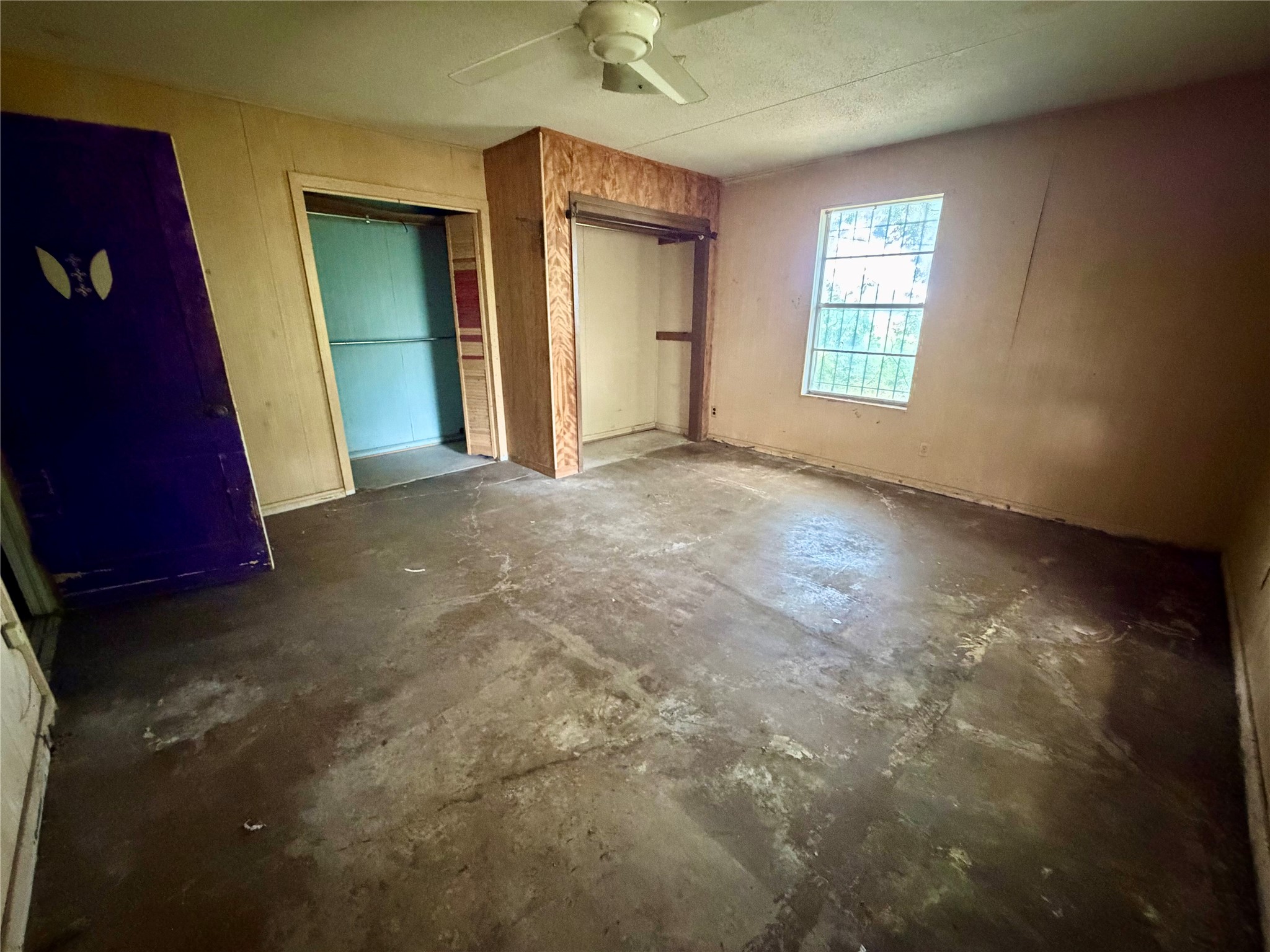 2501 Barnhardt Road Temple, TX 76502 - Photo 11 of 25 Ready for your personal touches, this spacious bedroom offers a clean slate.