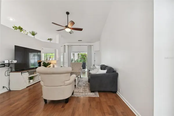 $2,400 | 4327 Murfield Drive East, Bradenton, FL 34203