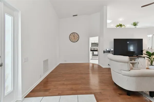 $2,400 | 4327 Murfield Drive East, Bradenton, FL 34203