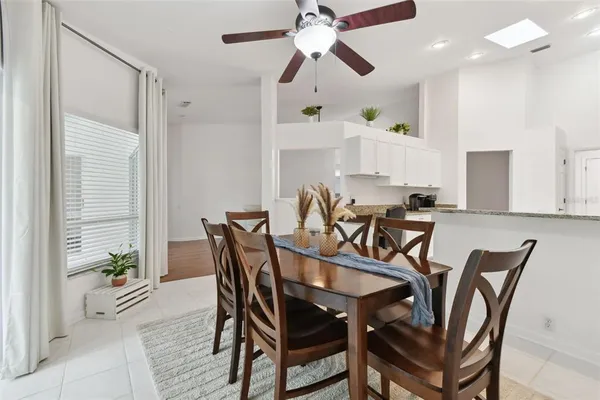 $2,400 | 4327 Murfield Drive East, Bradenton, FL 34203