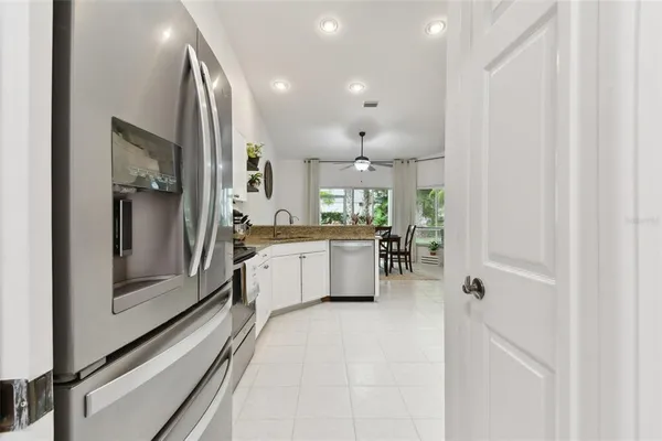 $2,400 | 4327 Murfield Drive East, Bradenton, FL 34203