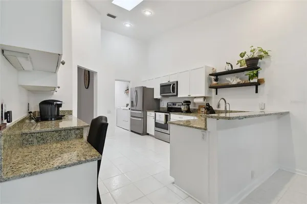 $2,400 | 4327 Murfield Drive East, Bradenton, FL 34203