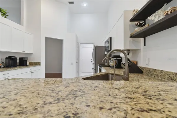 $2,400 | 4327 Murfield Drive East, Bradenton, FL 34203