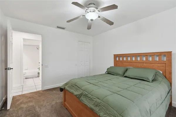 $2,400 | 4327 Murfield Drive East, Bradenton, FL 34203